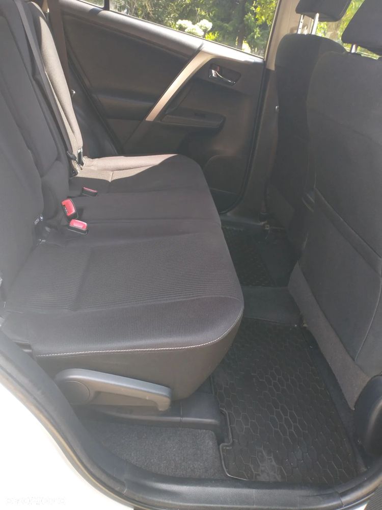 Toyota RAV4 - 6