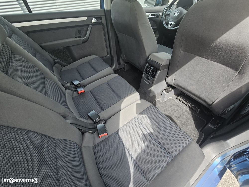 VW Touran 1.6 TDI Blue.Trendline 7L - 25