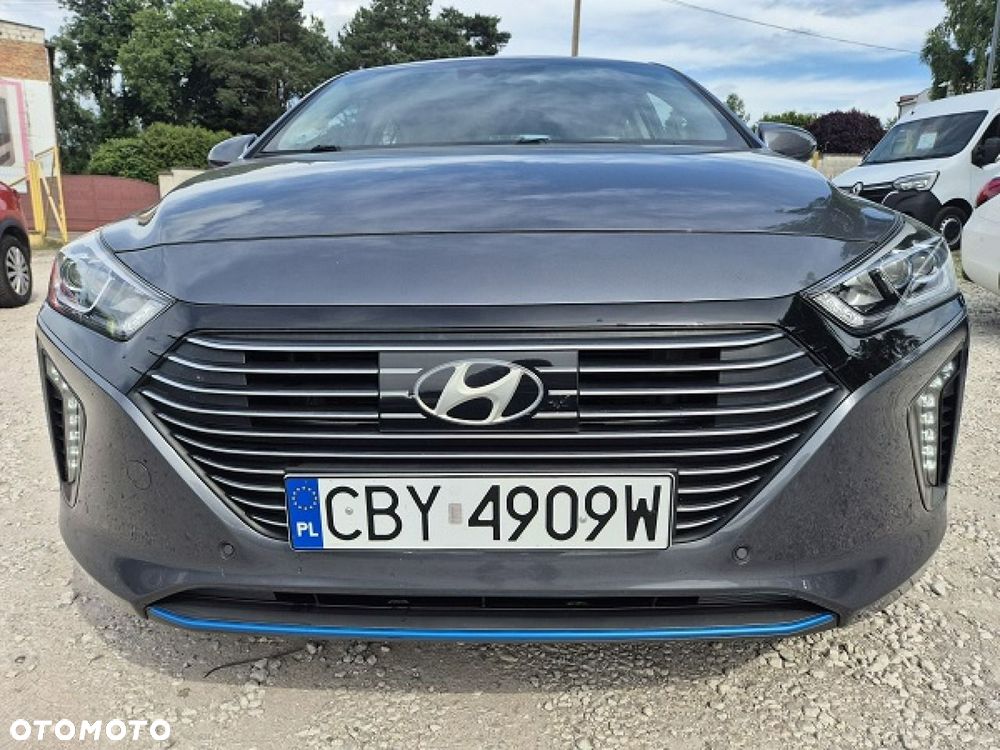 Hyundai IONIQ - 7