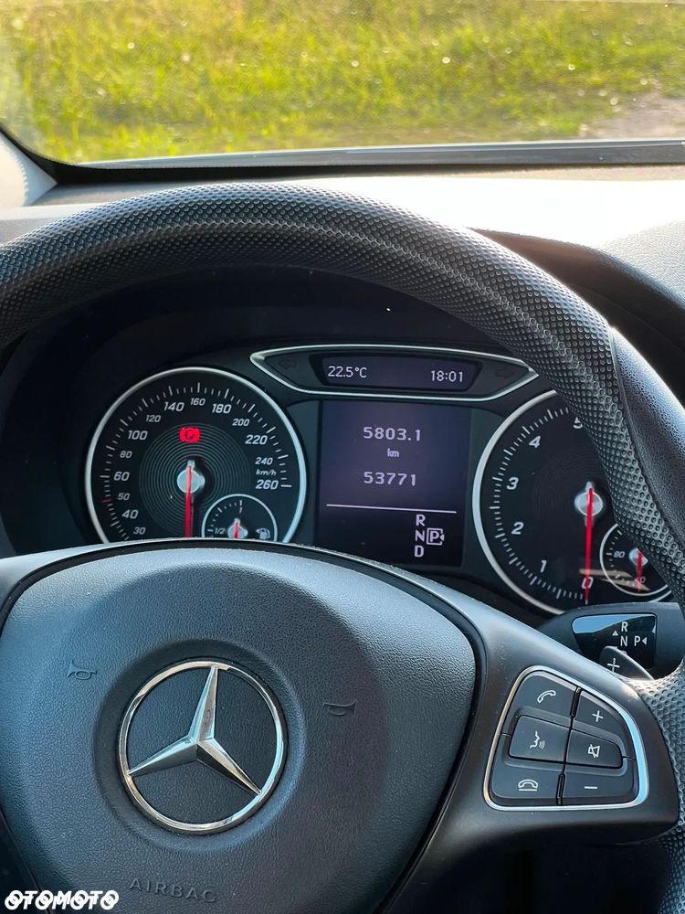 Mercedes-Benz Klasa B 180 7G-DCT - 15