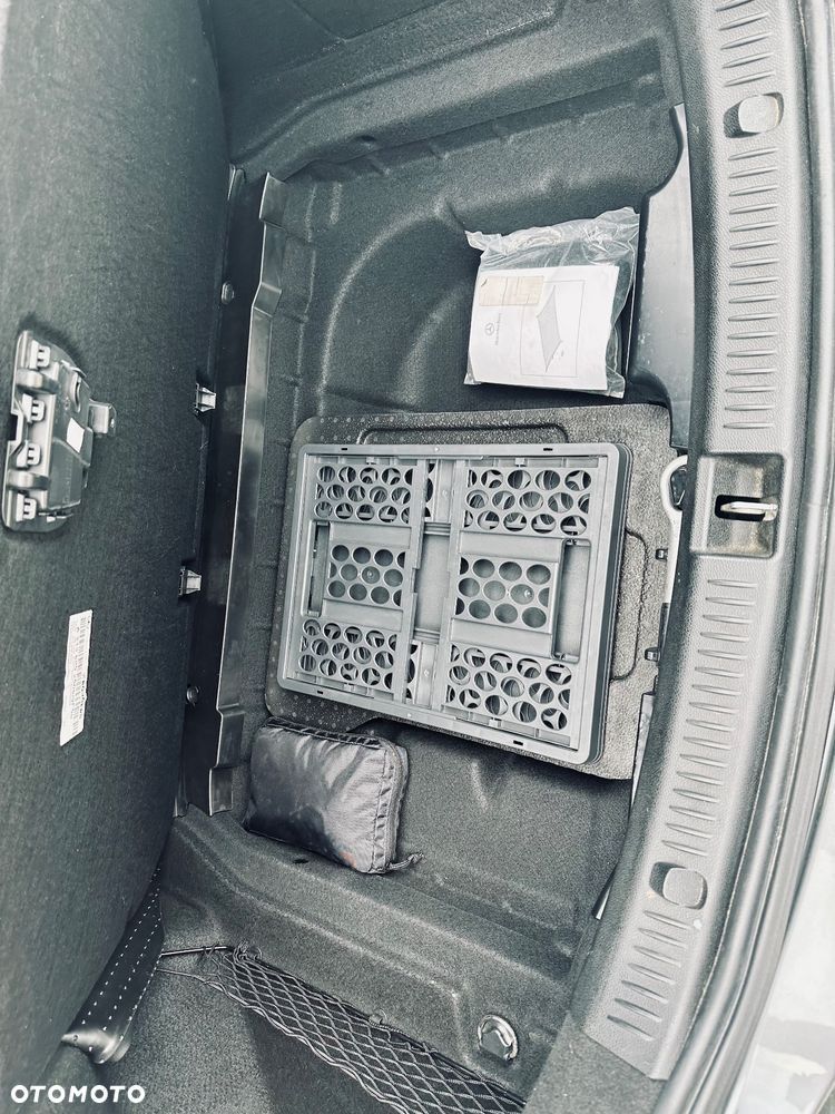 Mercedes-Benz Klasa E 220 d 9G-TRONIC - 11