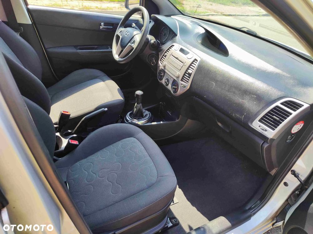 Hyundai i20 1.2 FIFA WM Edition - 20