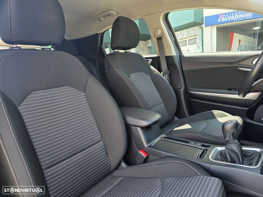 Kia XCeed 1.0 T-GDI Dynamic - 23