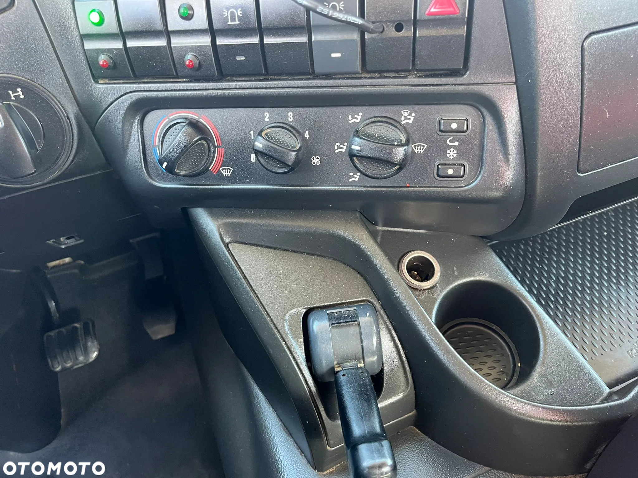 Iveco STRALIS 310 4X2 EURO6/ WYWROT+HDS FASSI F135/ BORDMATICS / TAN PERFEKT - 26