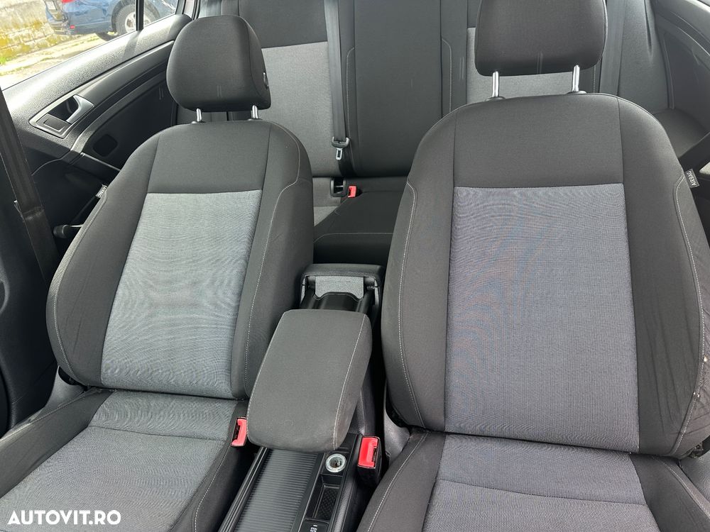 Volkswagen Golf 1.6 TDI DPF Trendline - 9