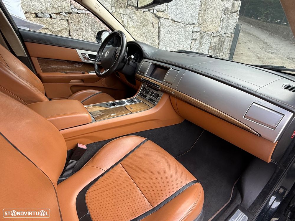 Jaguar XF 3.0 D V6 S Portfolio - 10
