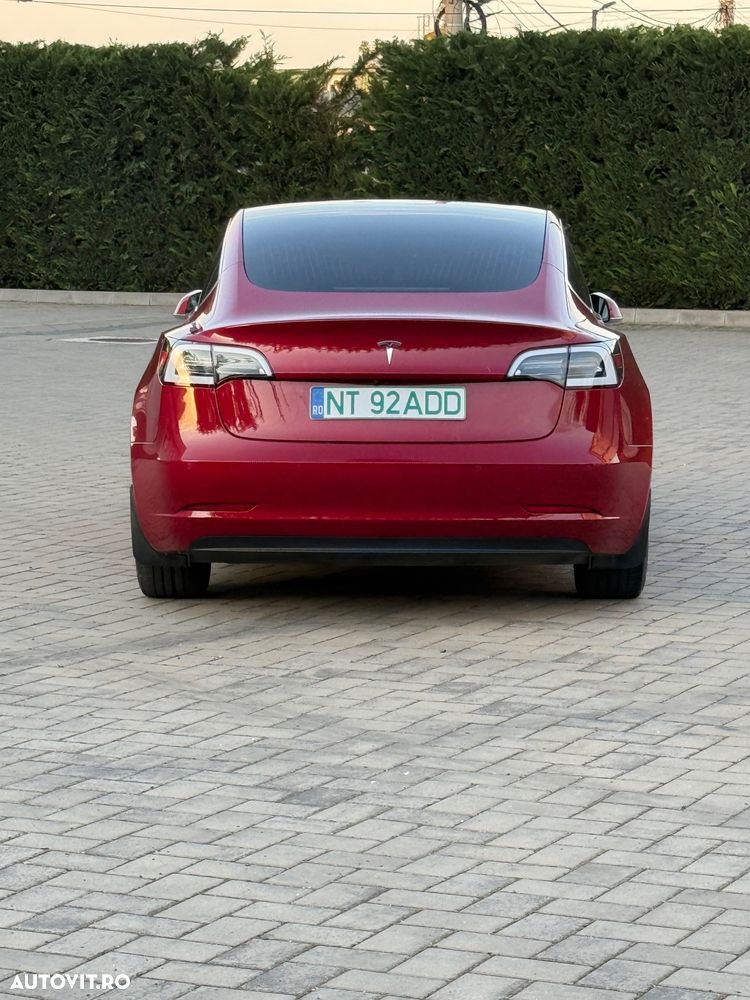 Tesla Model 3 - 6