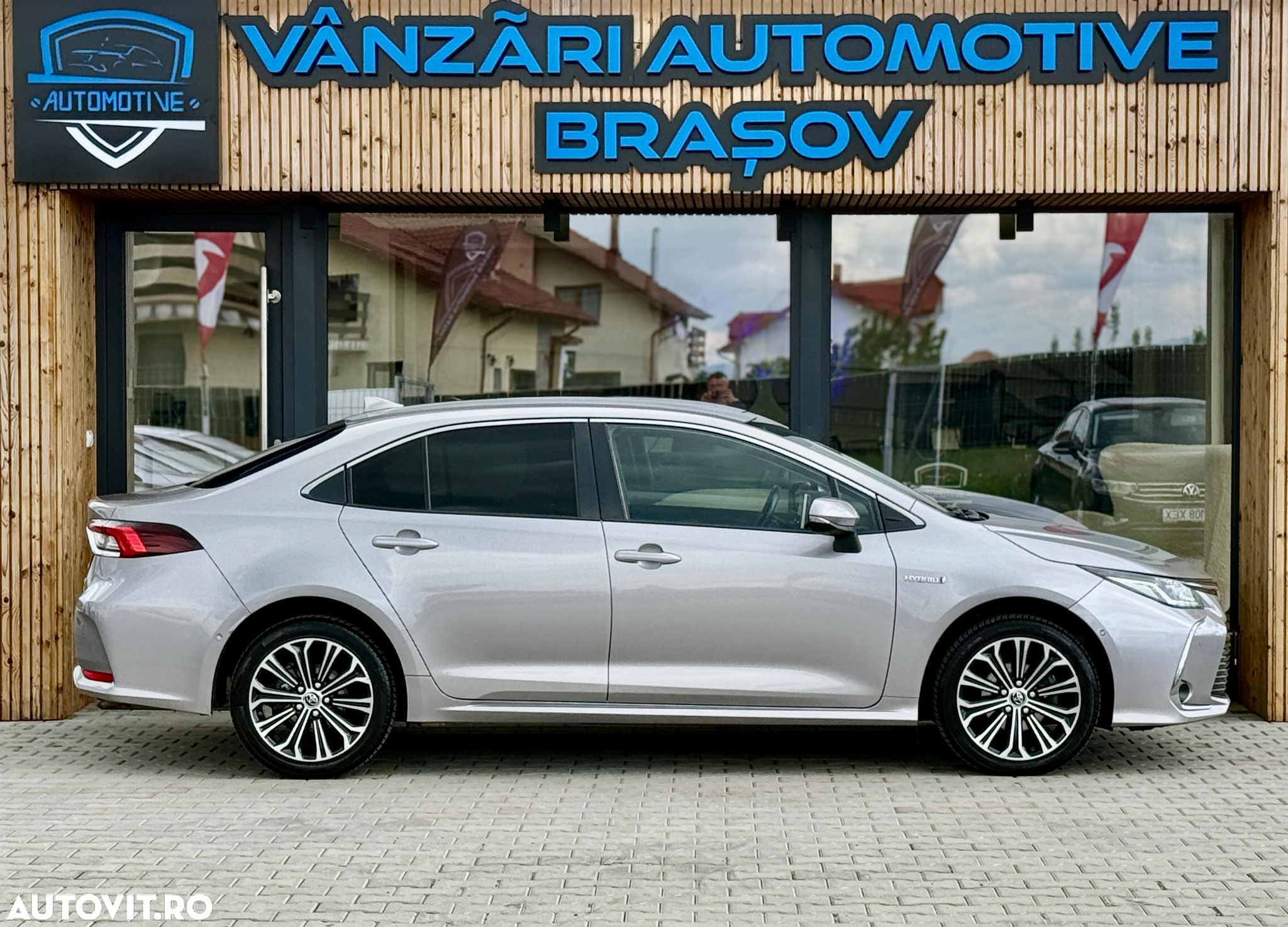 Toyota Corolla 1.8 HSD Exclusive interior Negru - 4