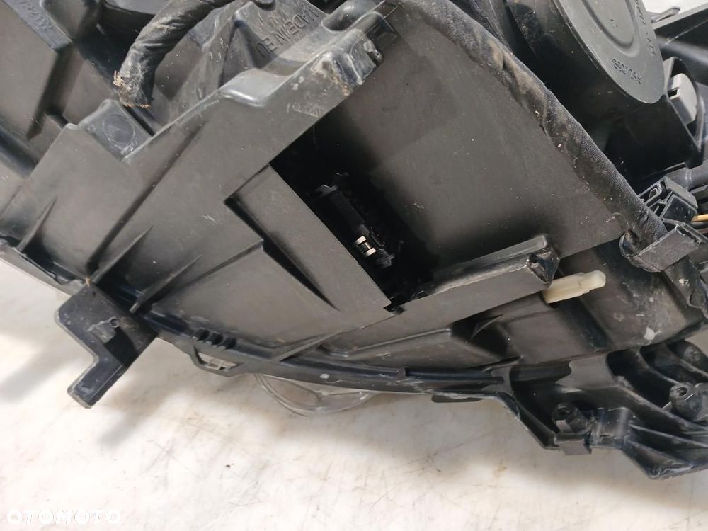 REFLEKTOR PRZÓD PRZEDNI PRAWY LAMPA XENON RENAULT LAGUNA III 89901839 - 4