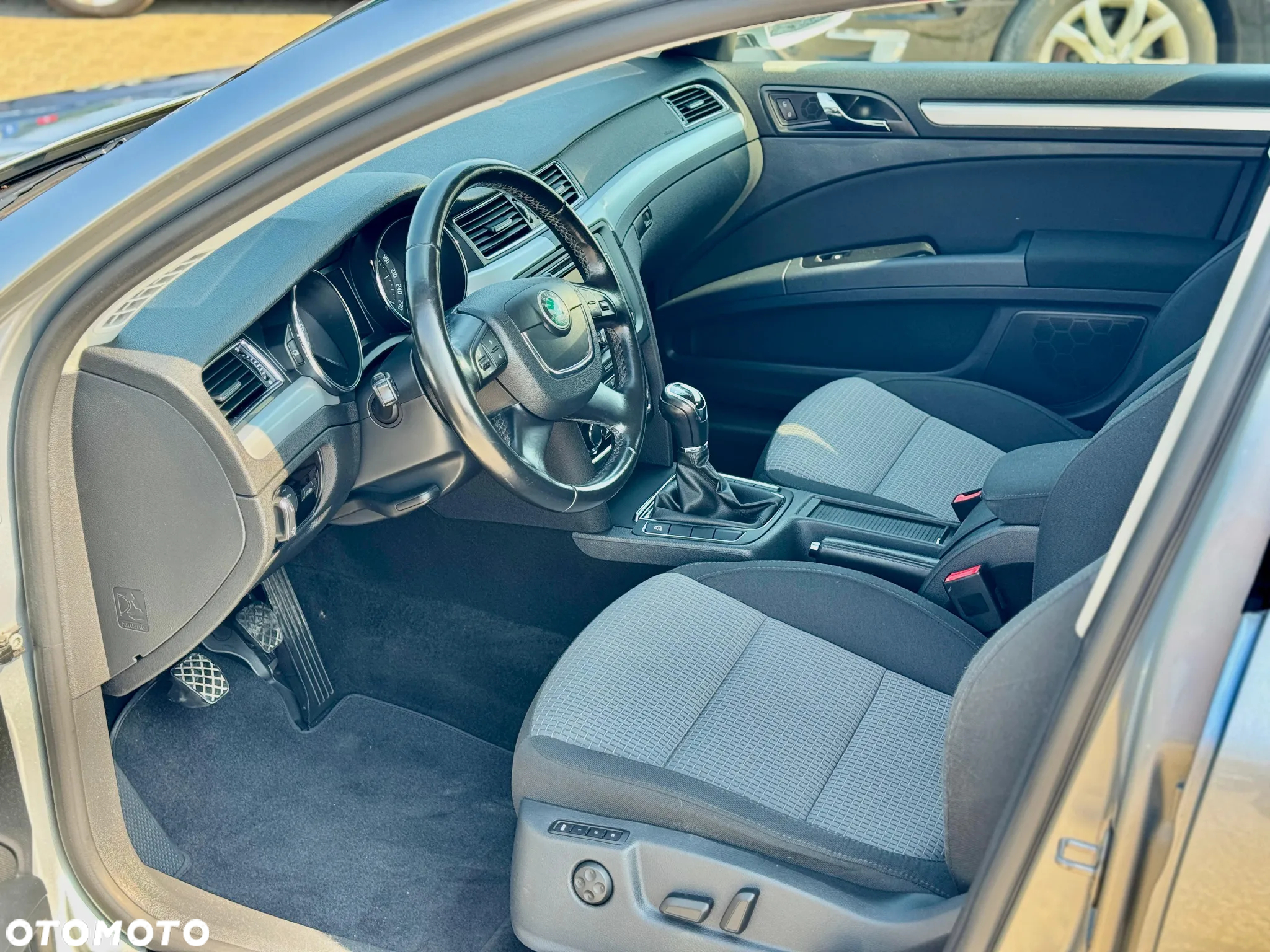 Skoda Superb Combi 2.0 TDI Elegance - 22