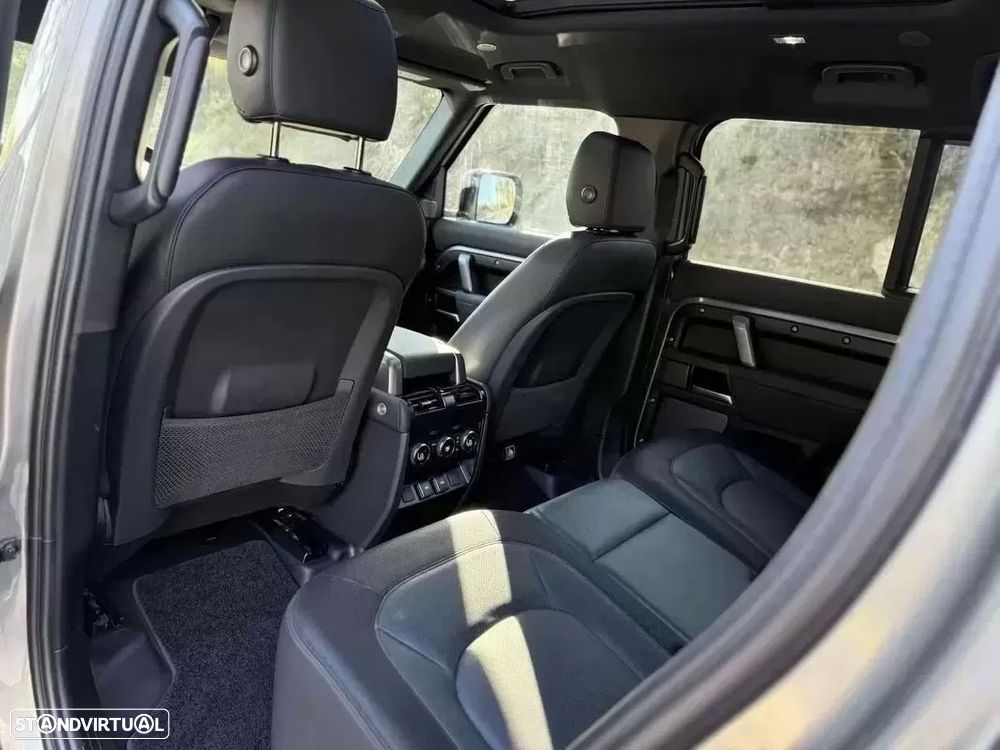 Land Rover Defender 2.0 P400e 110 AWD X-Dynamic HSE - 31