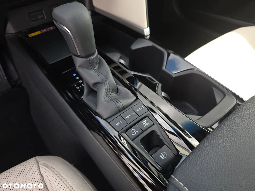Toyota Camry 2.5 Hybrid Dynamic Force Executive e-CVT - 38