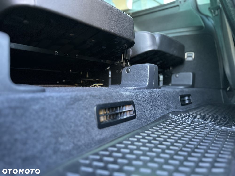 Volkswagen Sharan 2.0 TDI 4MOTION Highline - 36