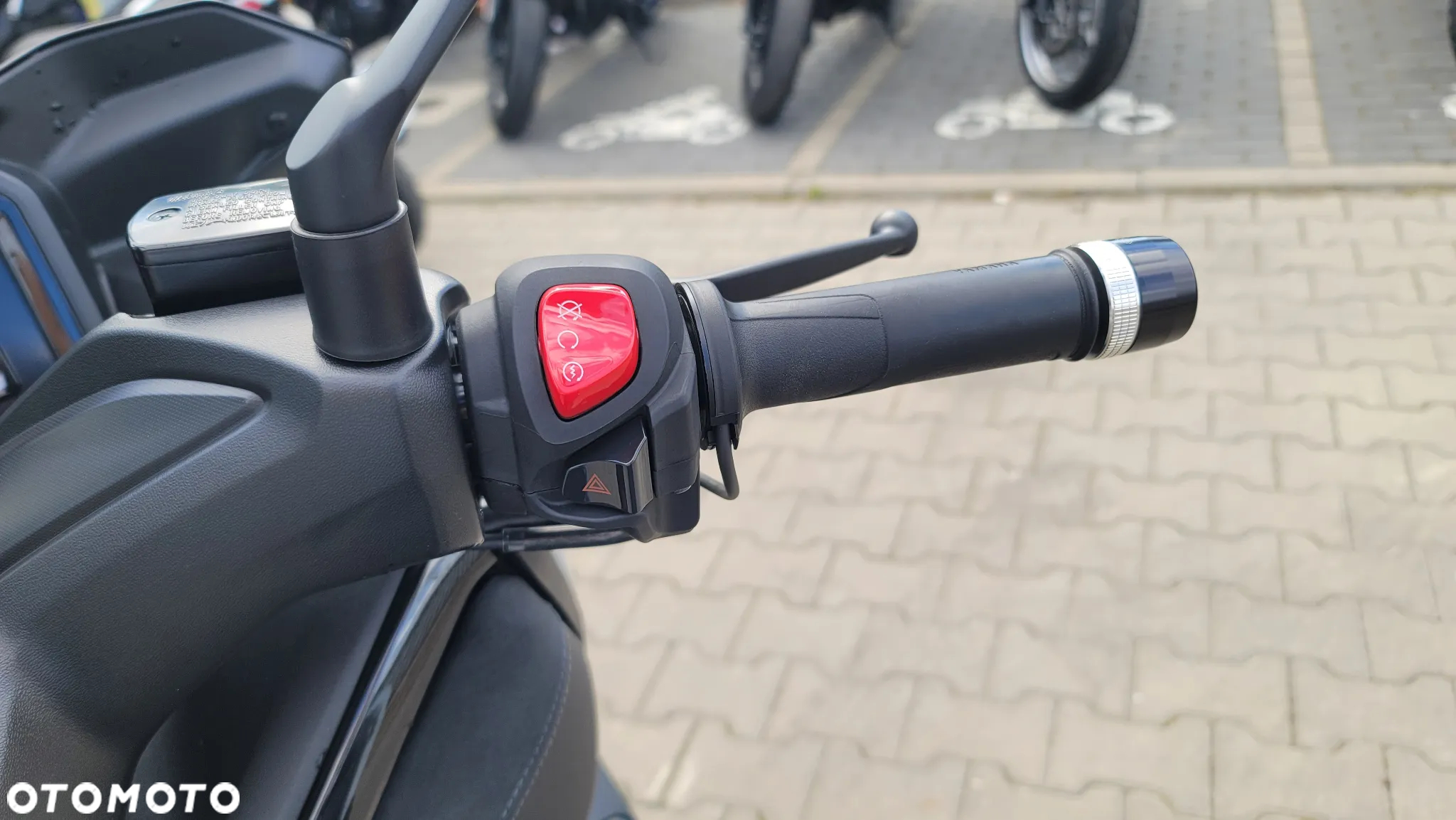 Yamaha X-max - 25