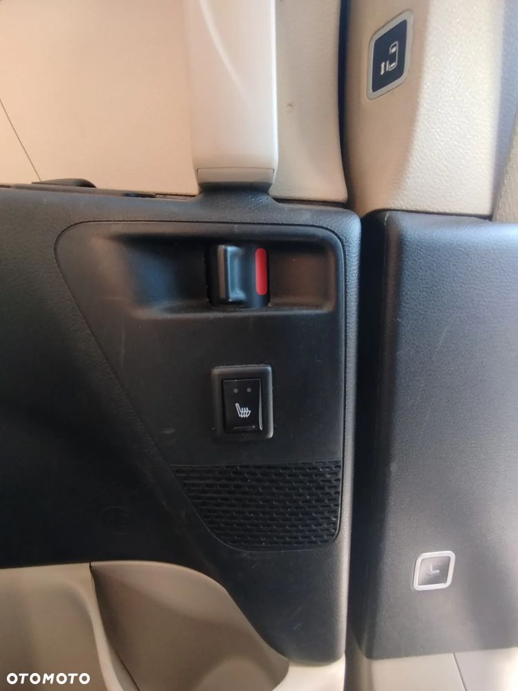 Chrysler Pacifica - 12