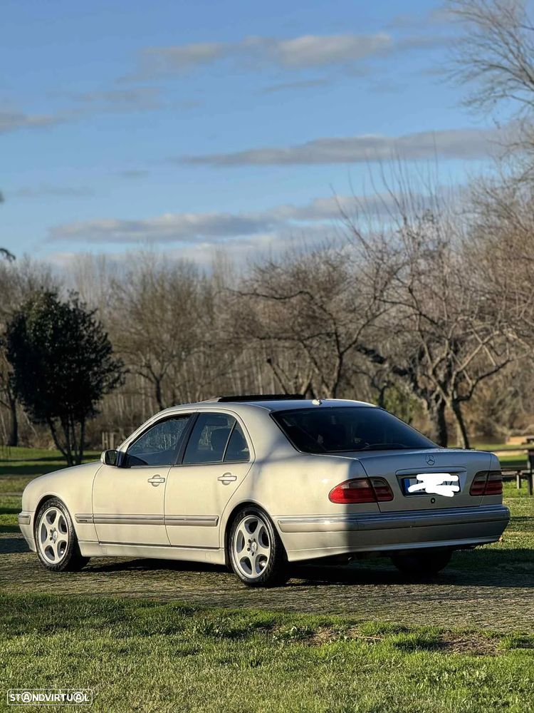 Mercedes-Benz E 280 - 2