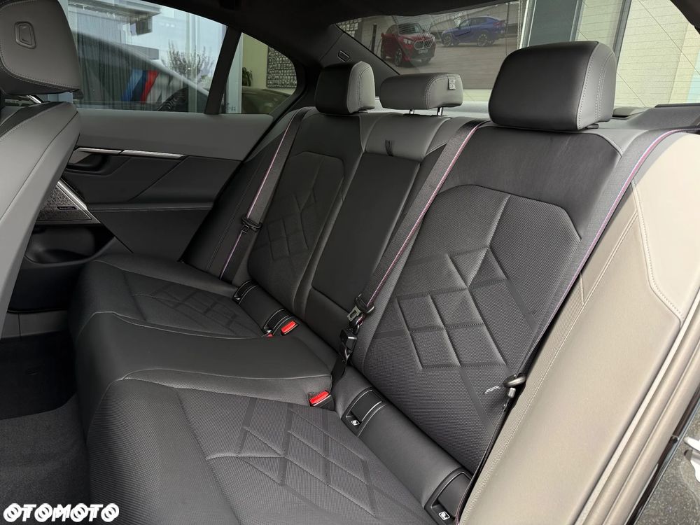 BMW Seria 5 530e xDrive M Sport sport - 24