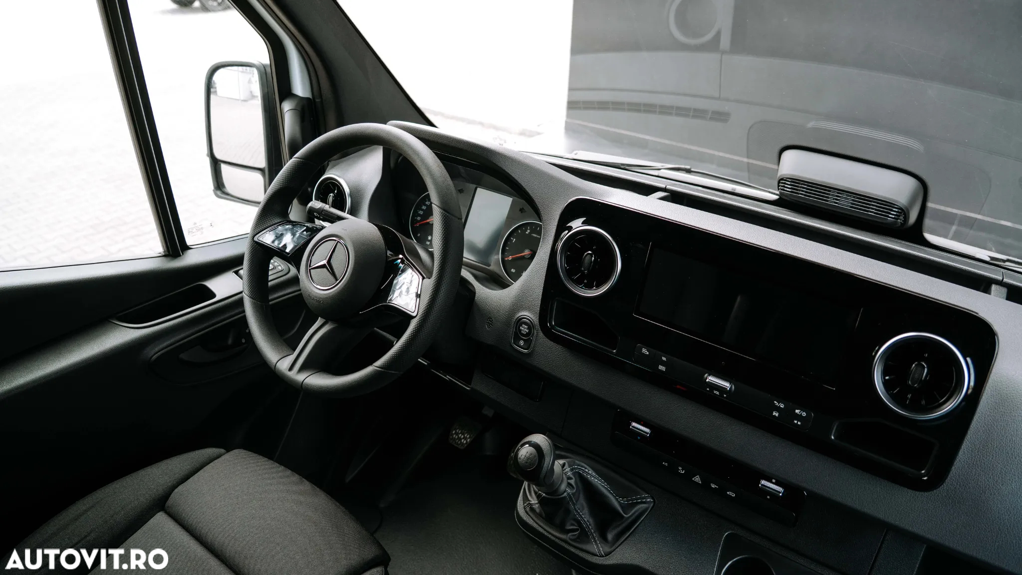 Mercedes-Benz Sprinter - 17