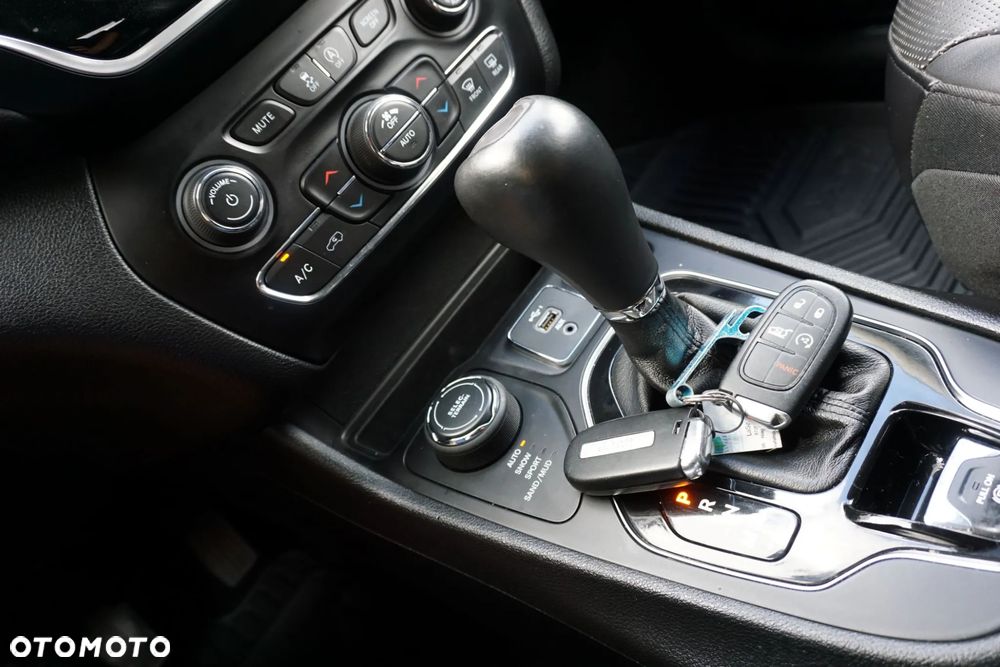 Jeep Cherokee 3.2 V6 Active Drive I Limited - 24