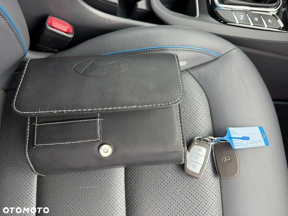 Hyundai IONIQ - 39