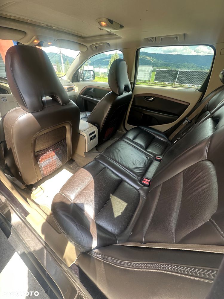 Volvo XC 70 D5 AWD Geartronic Summum - 9