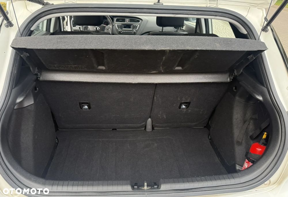 Hyundai i20 1.2 Comfort - 11