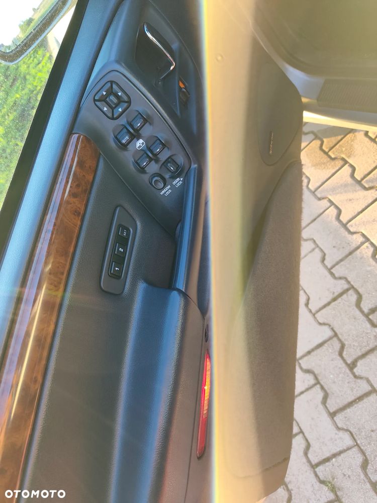 Jeep Grand Cherokee - 32