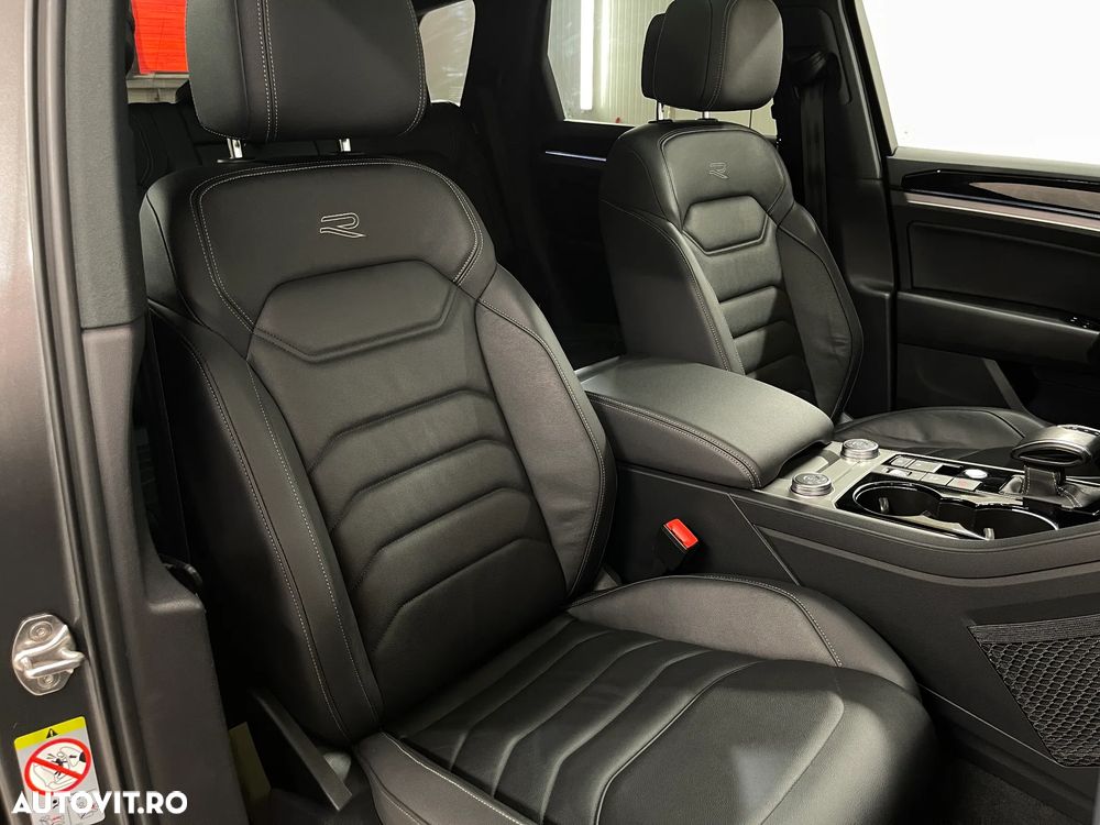Volkswagen Touareg V6 TDI 4MOTION R-Line - 12