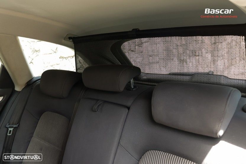 Audi A4 Avant 2.0 TDI Business Line Sport - 25