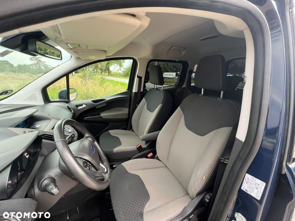Ford Tourneo Courier - 28