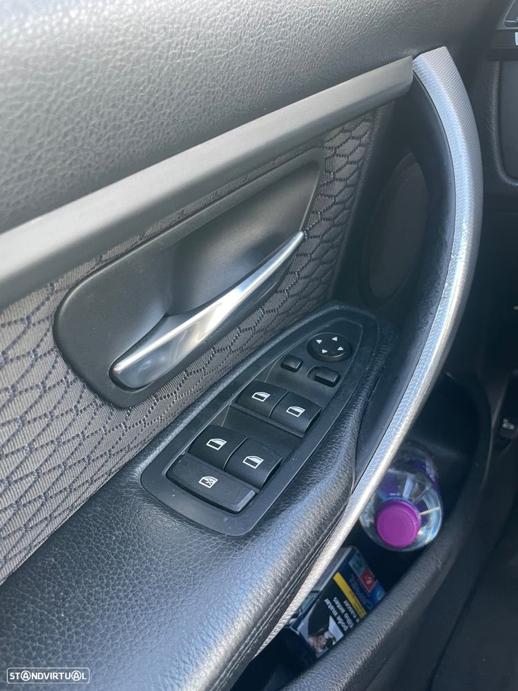 BMW 320 d Auto Pack M - 24