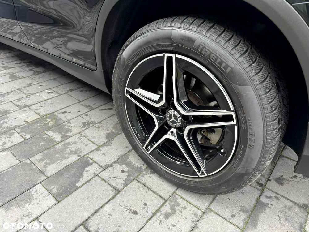 Mercedes-Benz GLC 300 e 4-Matic - 22