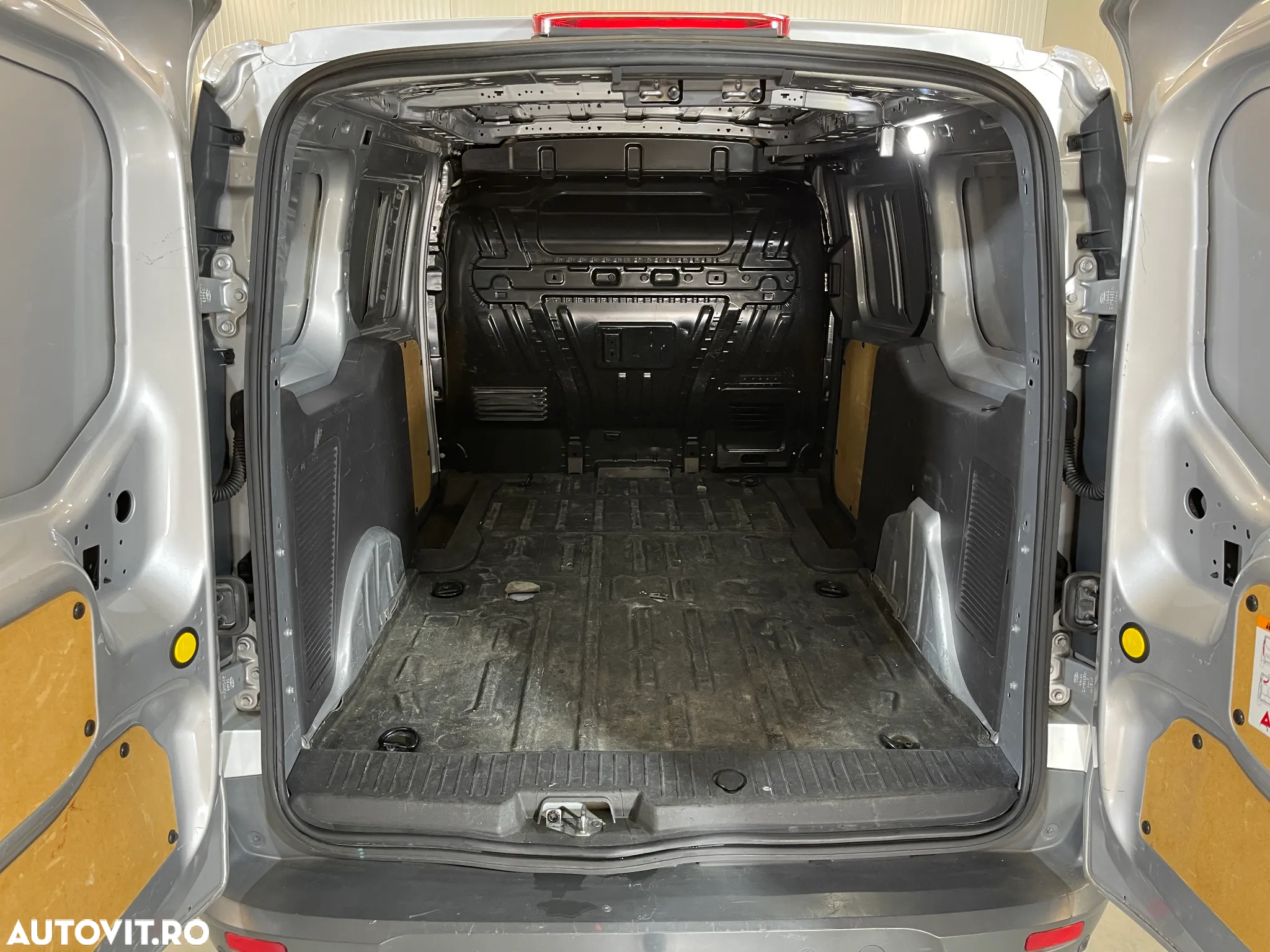 Ford Transit Connect - 9