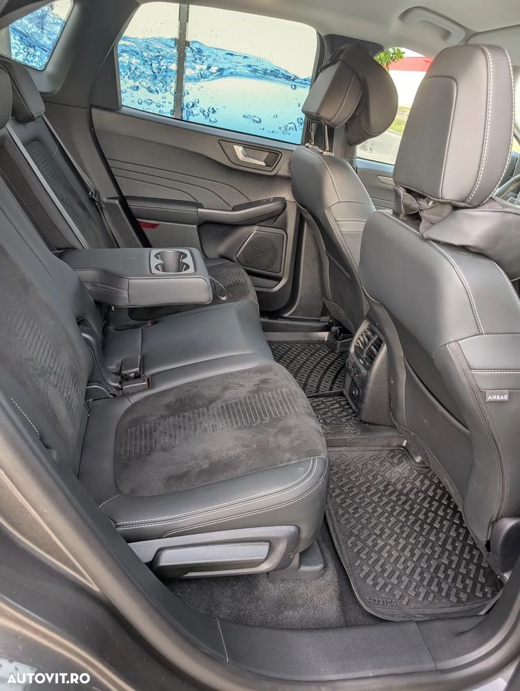 Ford Kuga - 10