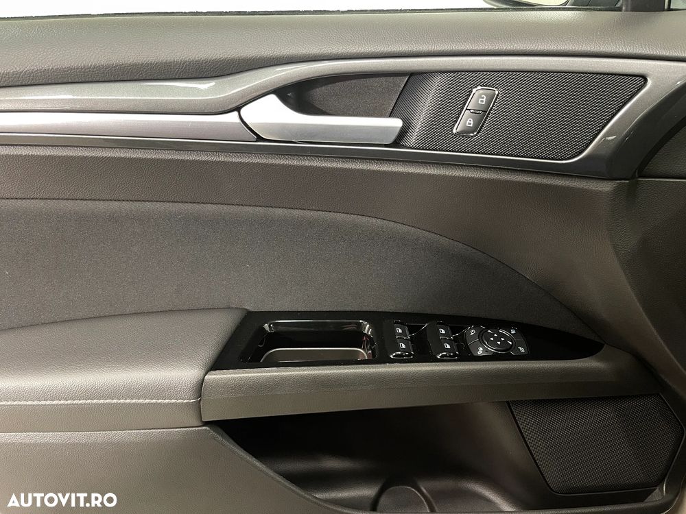 Ford Mondeo 2.0 HEV Titanium - 23