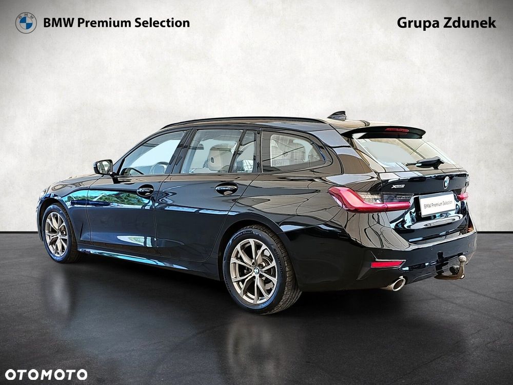 BMW Seria 3 320d xDrive Sport Line - 7