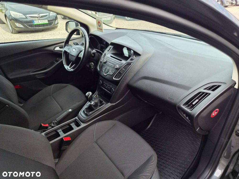 Ford Focus - 24