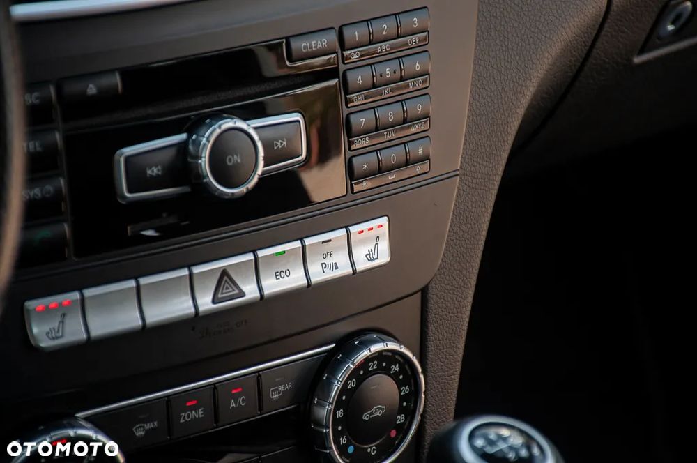 Mercedes-Benz Klasa C 180 BlueEFFICIENCY - 33