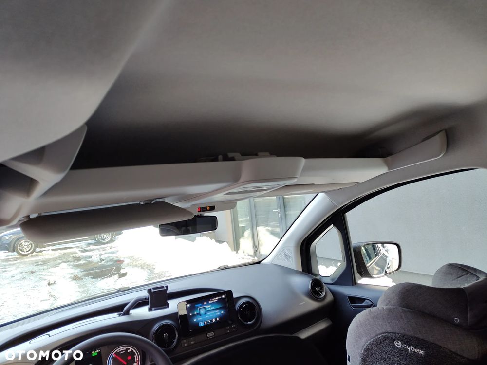 Mercedes-Benz EQT - 25