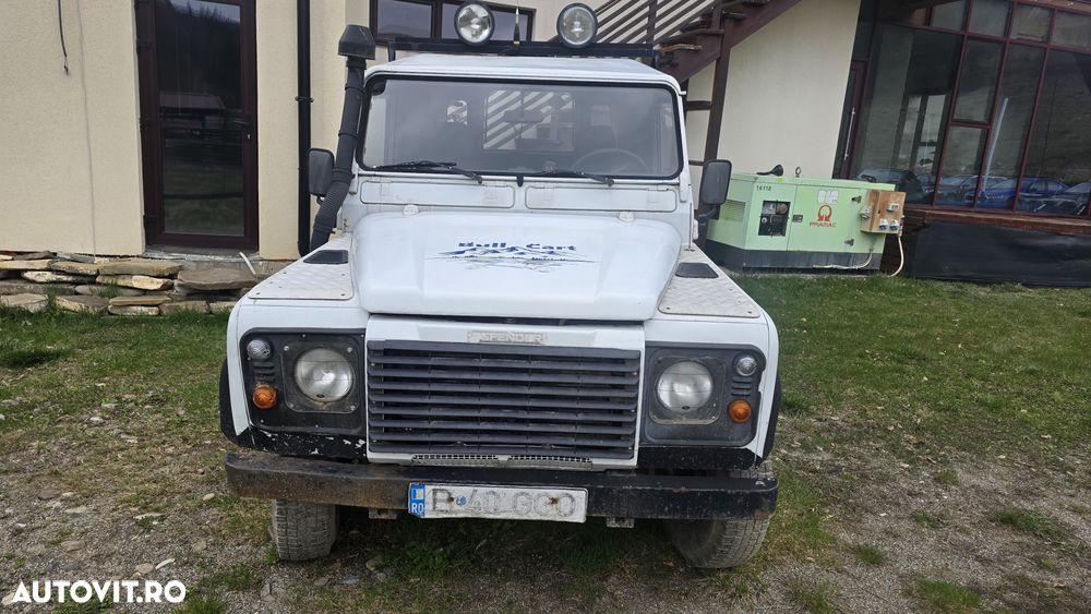 Land Rover Defender 90 County SW - 2