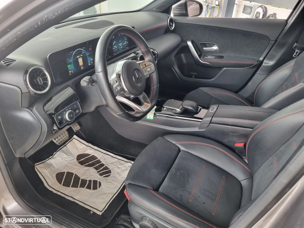 Mercedes-Benz A 250 Limousine e AMG Line - 4