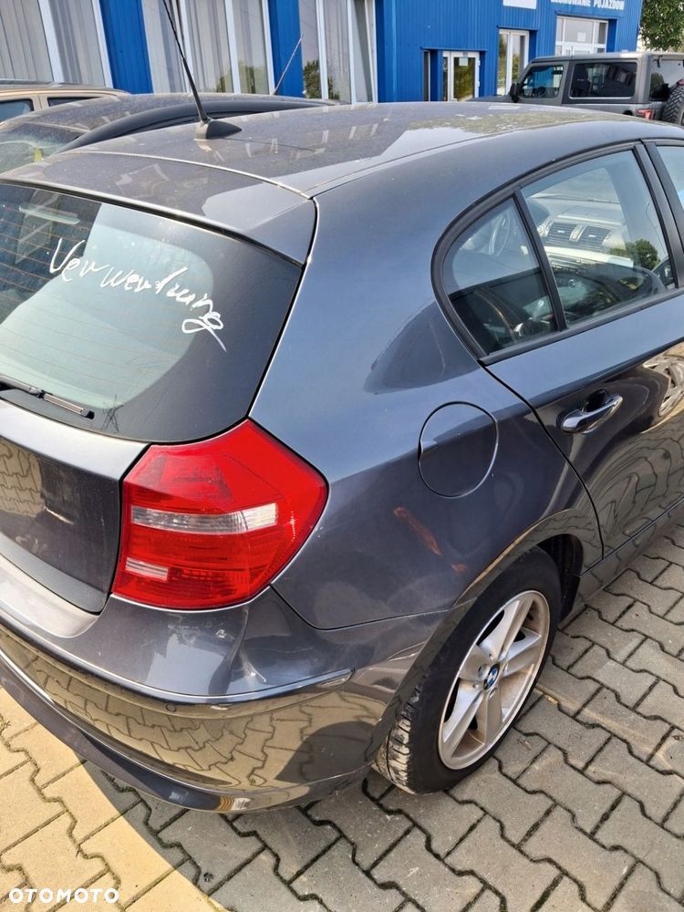 BMW 1 E87 2005 1.6 błotnik prawy tył ćwiartka A22 - 1