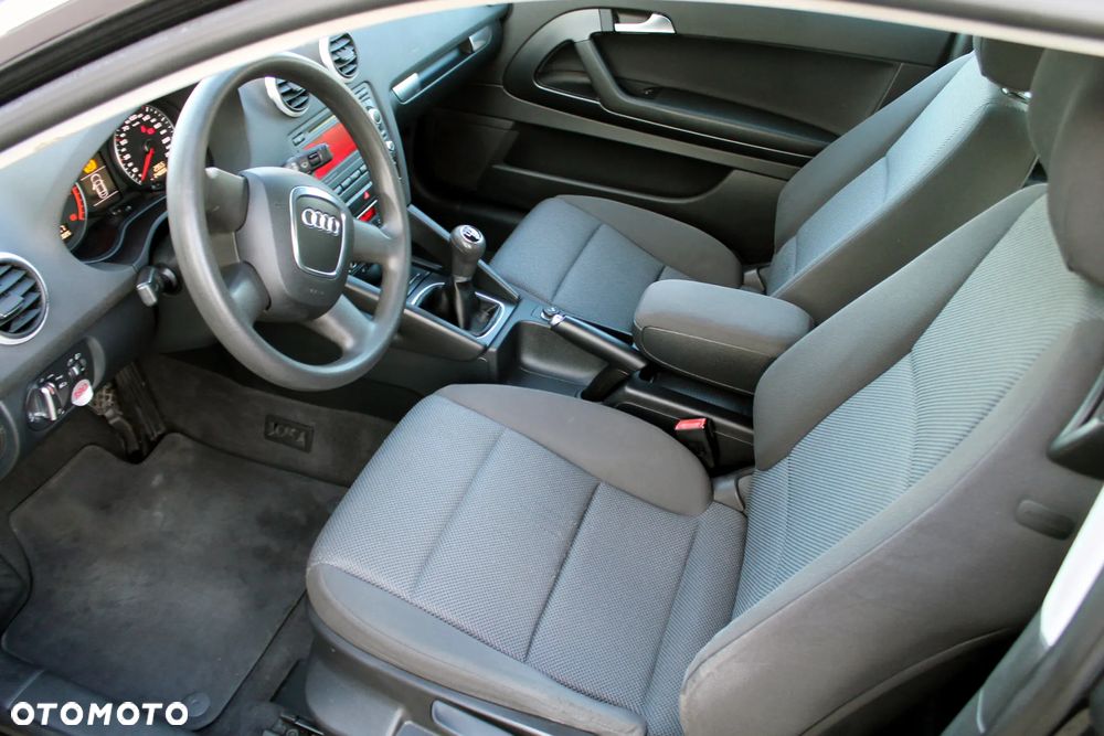 Audi A3 Sportback 2.0 TDI DPF Attraction - 9