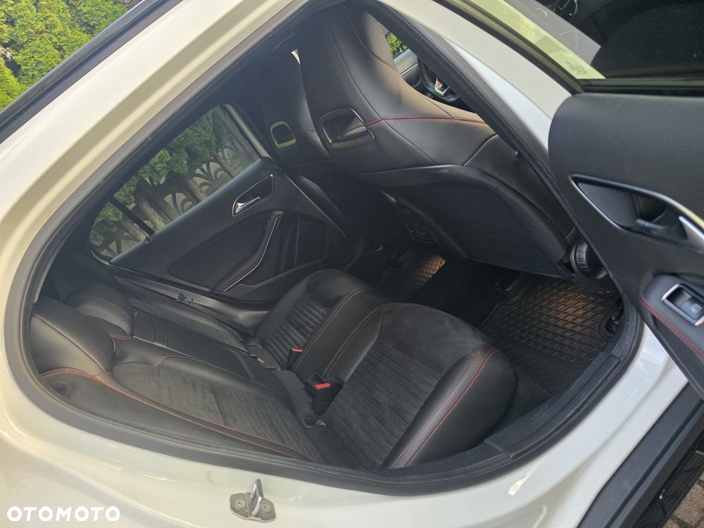 Mercedes-Benz GLA - 6