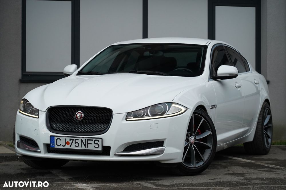 Jaguar XF 2.2D Luxury - 21