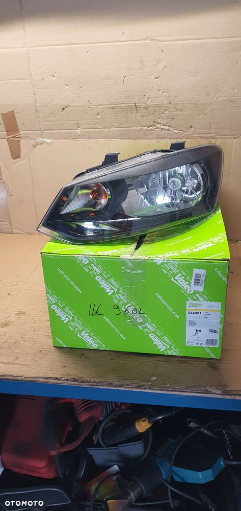 Lampa lewy przód przednia lewa VW Polo IV 6R Nowa TYC - 1