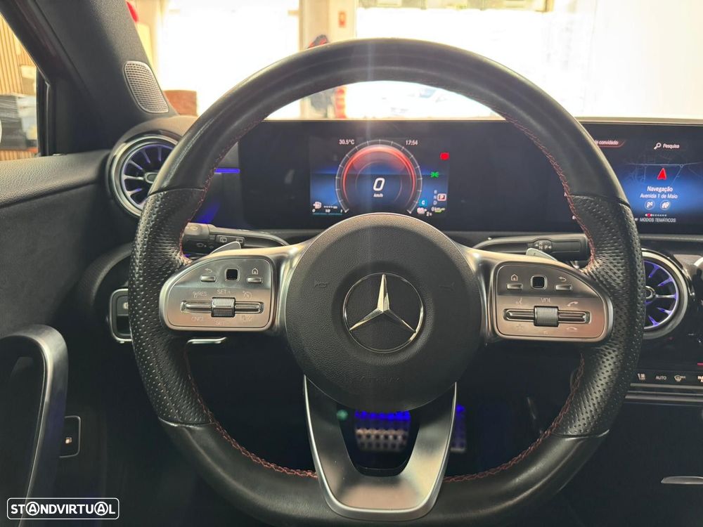 Mercedes-Benz A 250 e AMG Line - 12