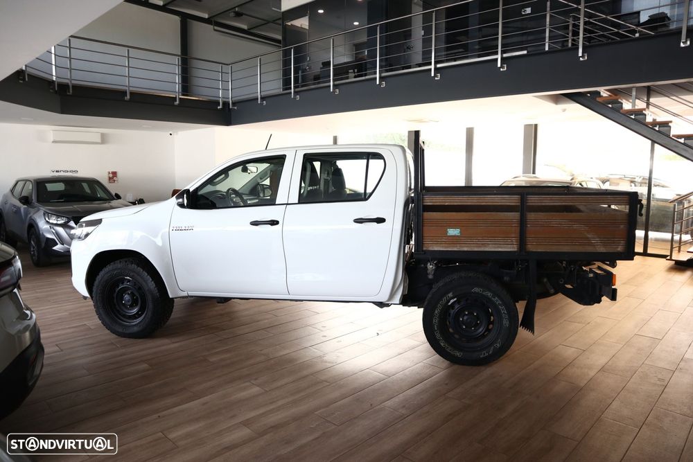 Toyota Hilux 2.4 D-4D 4WD CD CM - 3