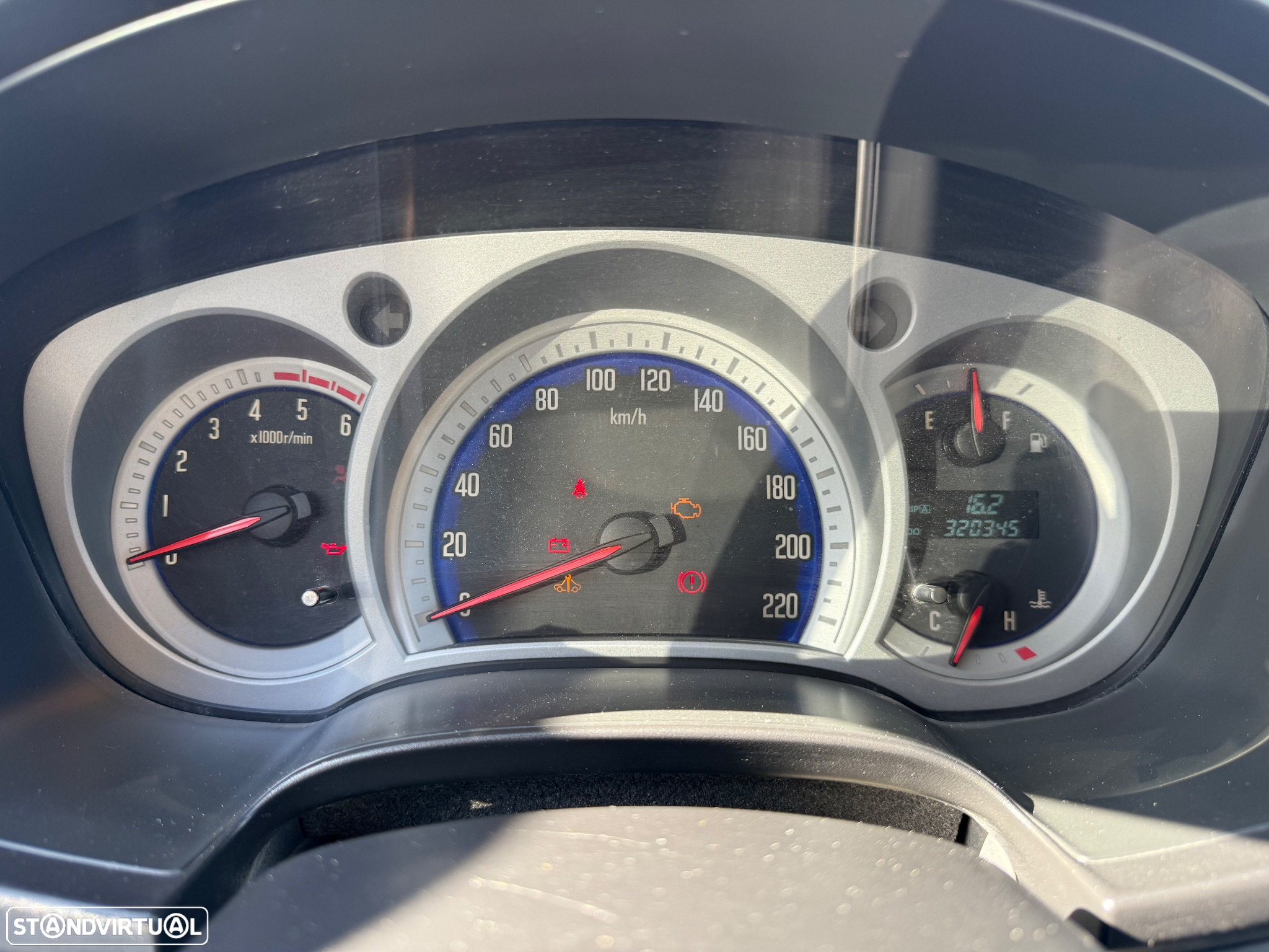 Isuzu D-Max 2.5 DTi CD 4WD LS - 16