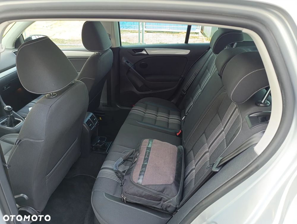 Volkswagen Golf 1.6 TDI DPF BlueMotion Technology MATCH - 30